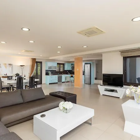 فيلة Panorama إيلوندا
